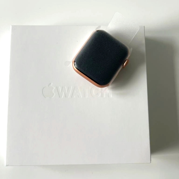 Rose Gold (Apple Series 4) WATCH & BAND ONLY